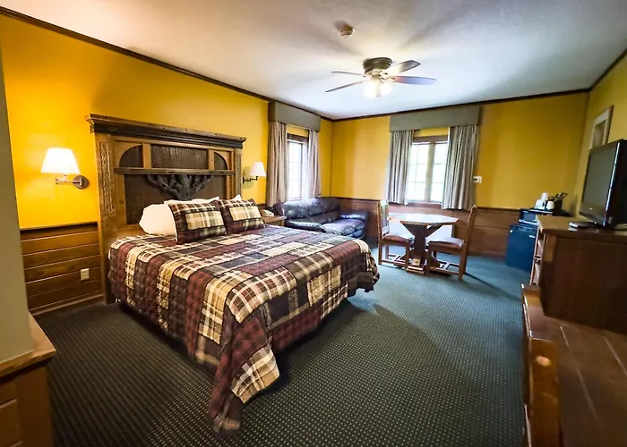 Starved Rock Hotel